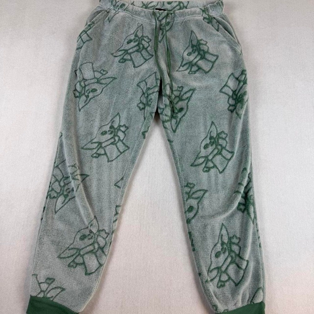 Star Wars Grogu (Baby Yoda) woman's pajamas Size M - Picture 4 of 6